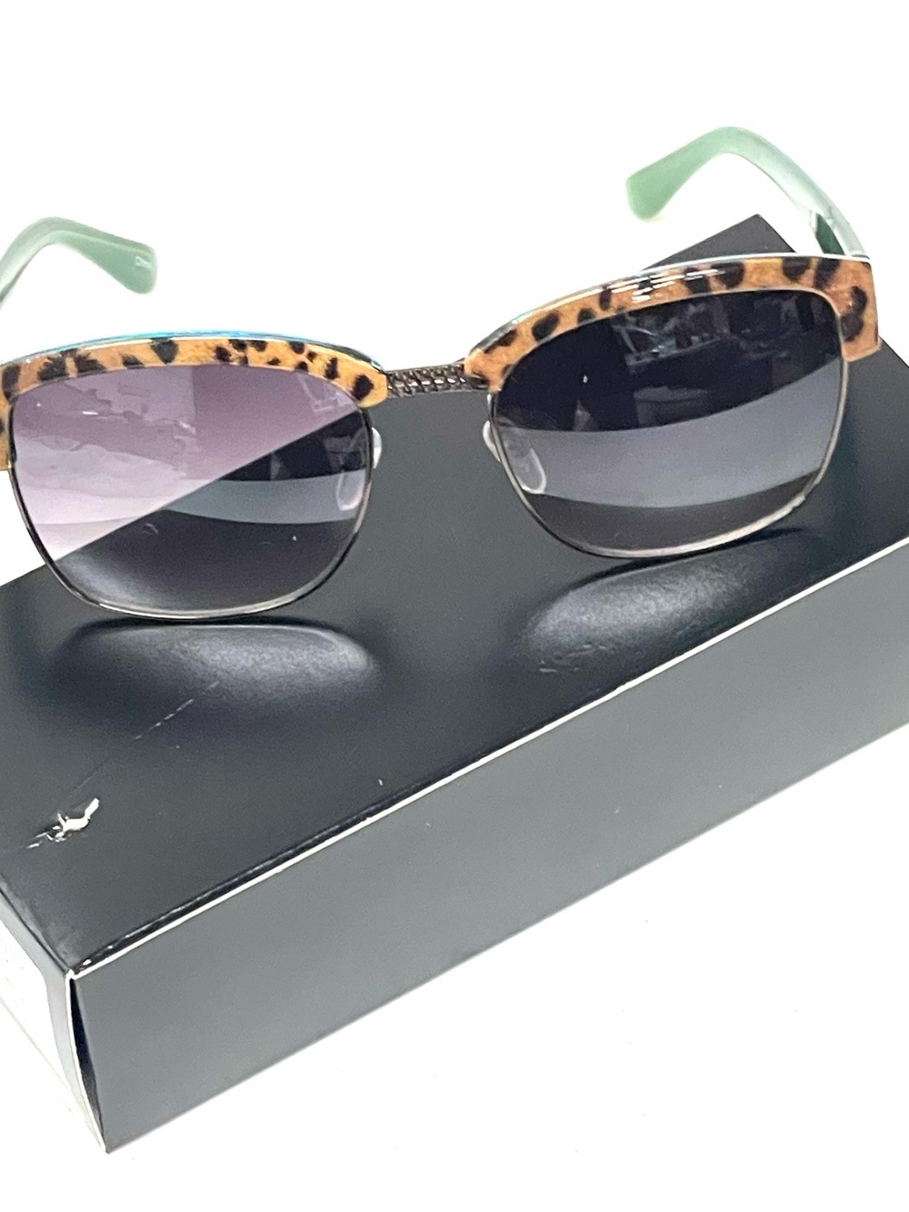 Women’s Leopard & Green Square Sunglasses Palm Harbor Optics - Picture 4 of 8